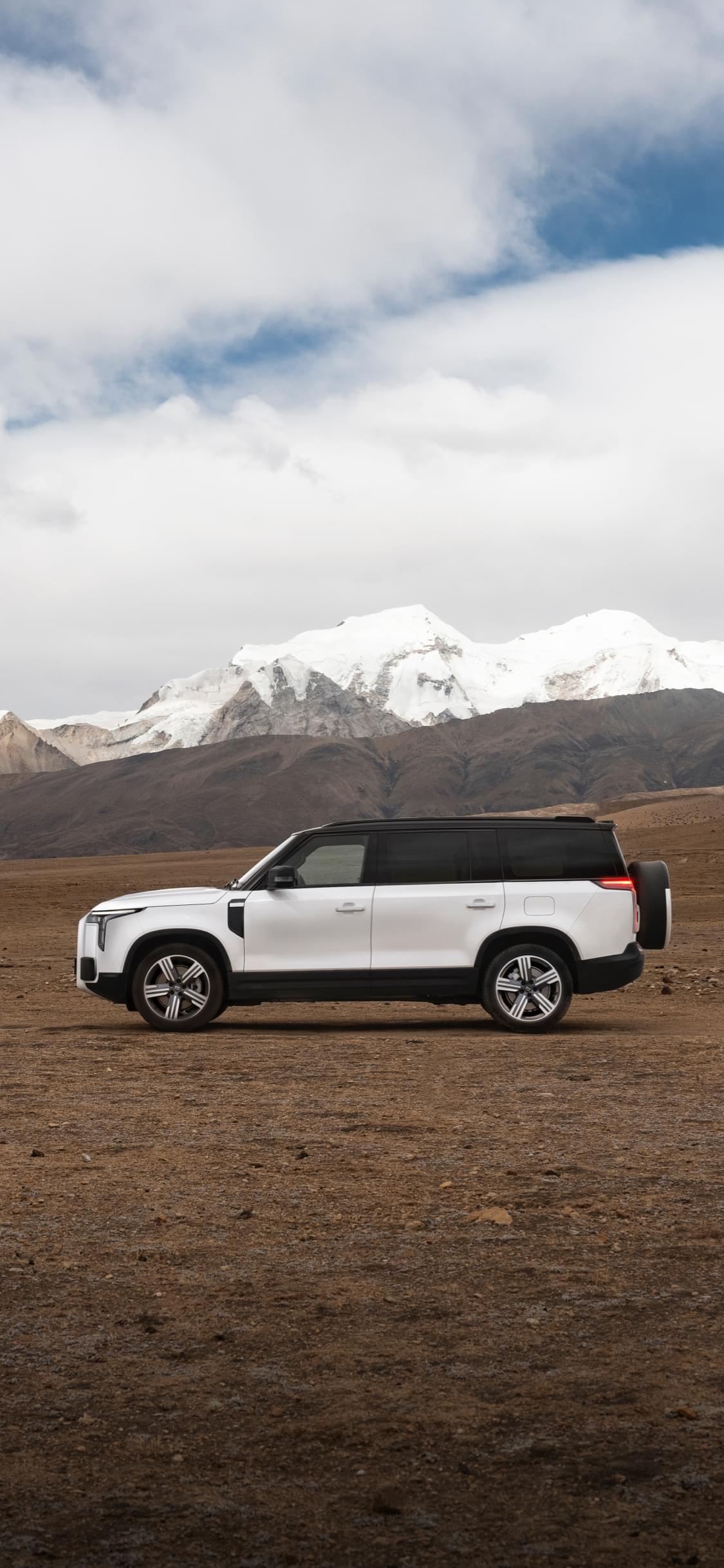 Full-Scenario All-Terrain Luxury SUV